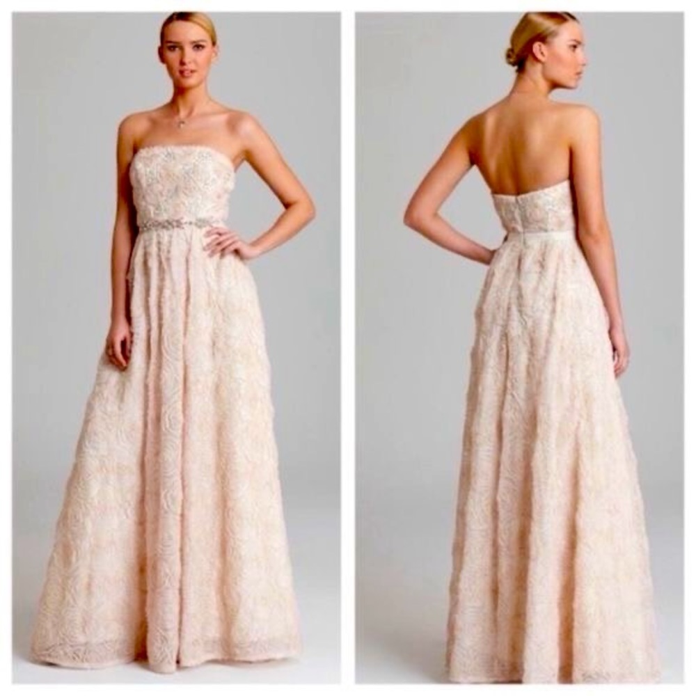 Adrianna Papell • Rosette Gown